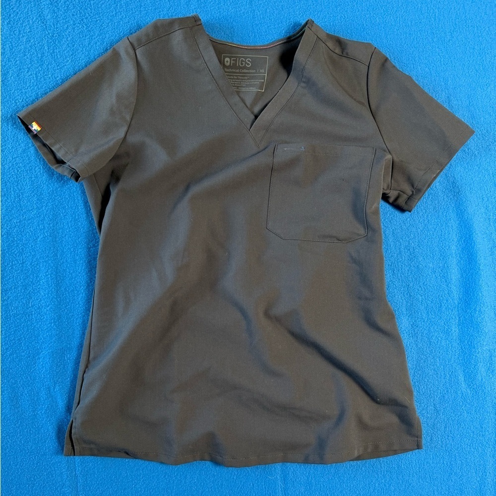 Figs Technical Collection Limited Edition Pride Coll. Scrubs Top Charcoal Sz XS